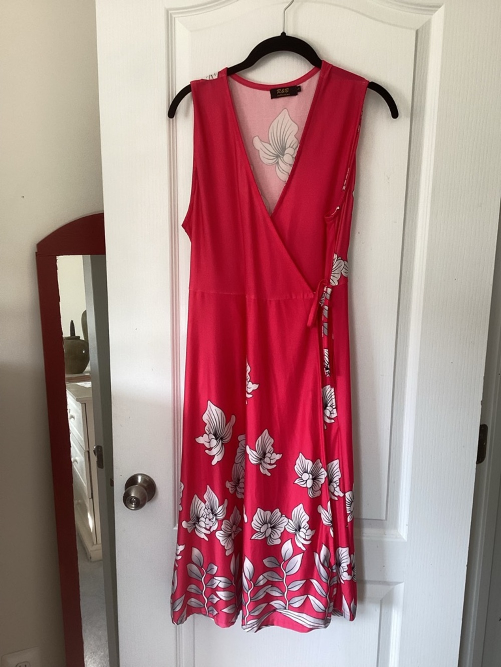 Sleeveless Pink Floral Wrap Midi Dress with Tie Waist